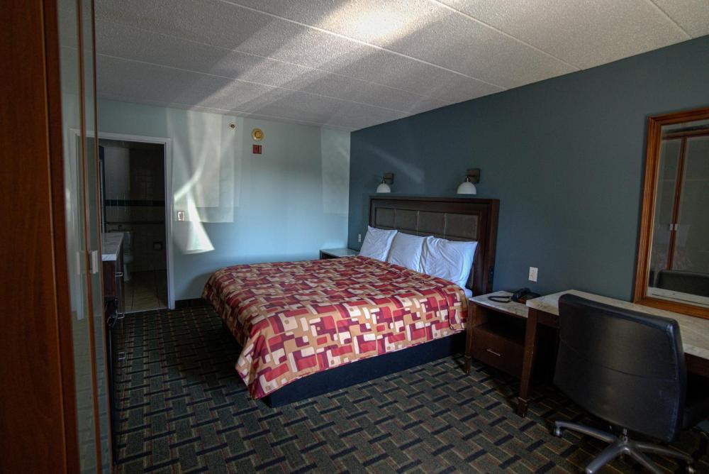 Deluxe King Room interior
